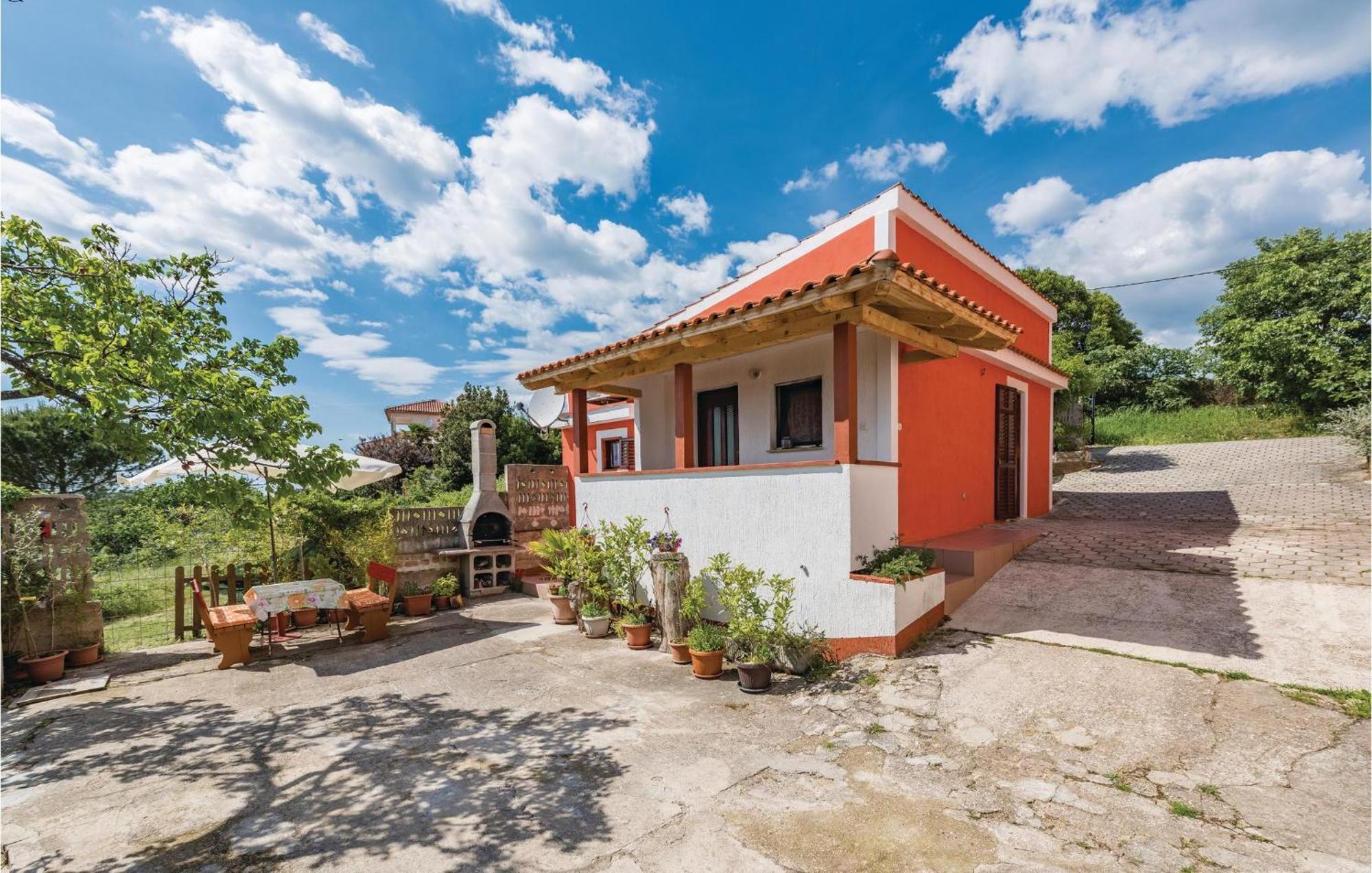 Awesome Home In Porec With House Sea View Экстерьер фото
